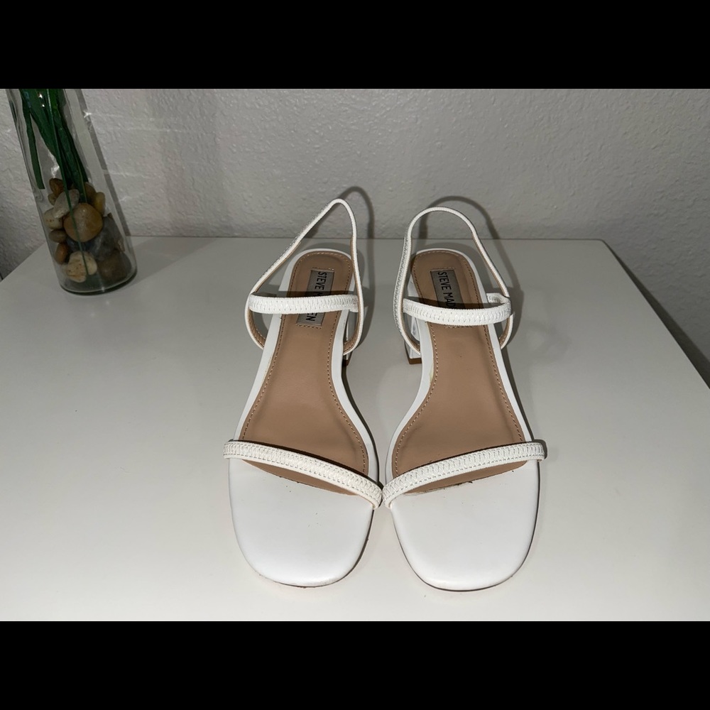 Steve Madden white heeled strappy sandal. Size 6.